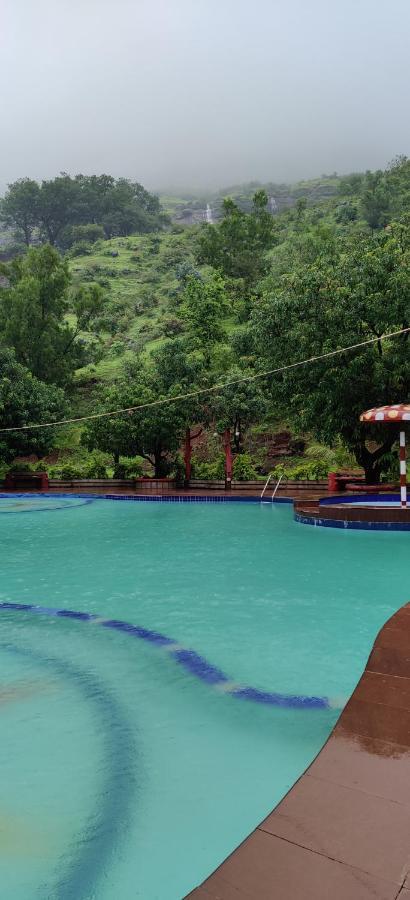 Golden Resort And Farm Nashik Exteriör bild