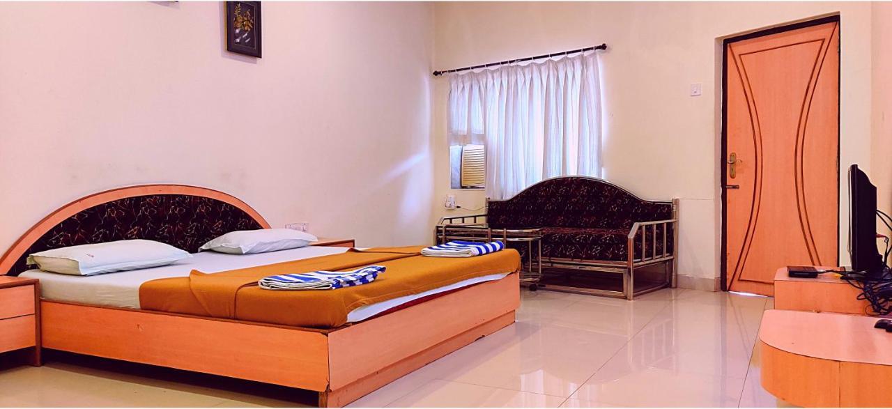 Golden Resort And Farm Nashik Exteriör bild