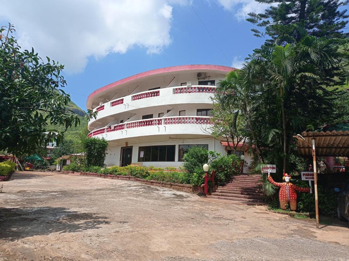 Golden Resort And Farm Nashik Exteriör bild