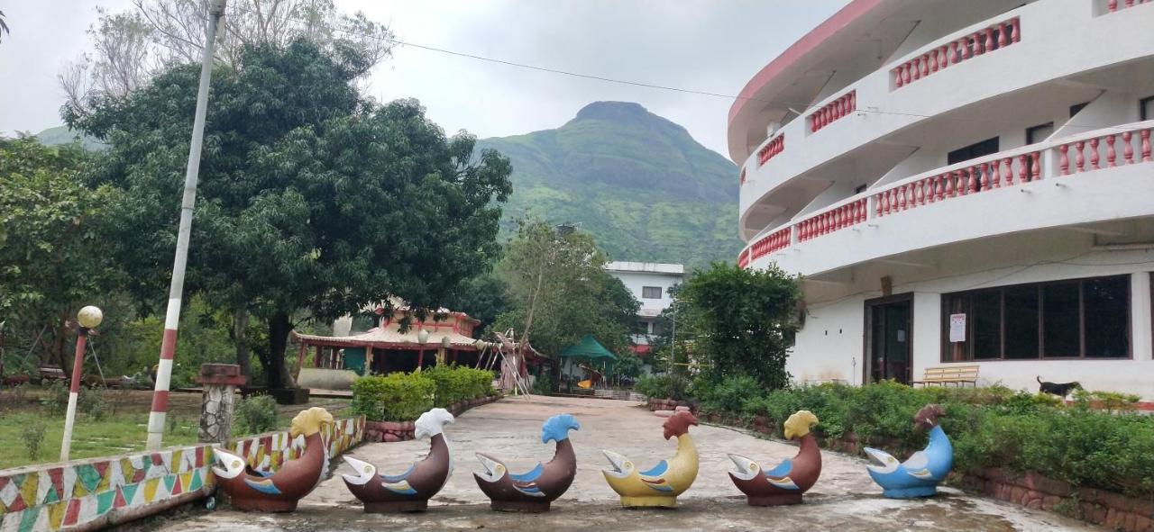 Golden Resort And Farm Nashik Exteriör bild